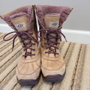 Ugg Australia Adirondack II Purple Sheepskin Lined Boots 7.5